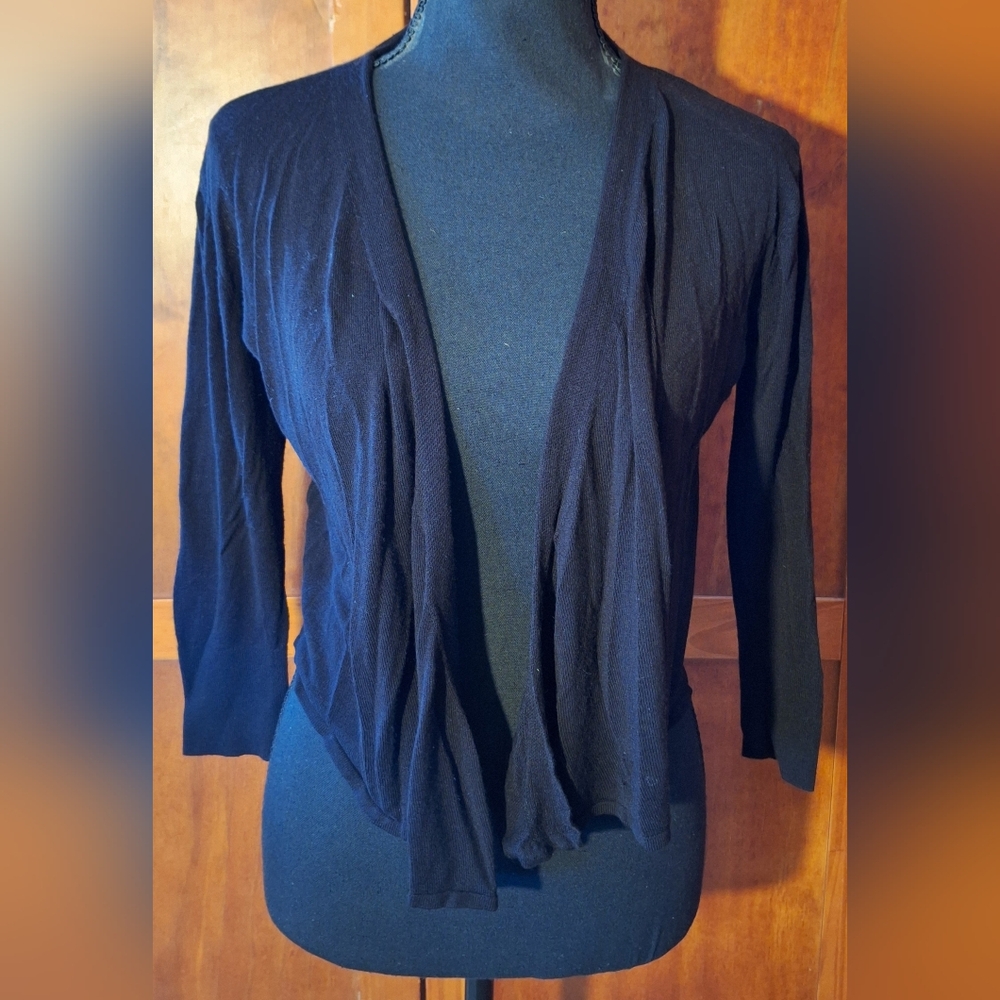 SIMPLY VERA Vera Wang women's black sweater/cover-up. Size M
